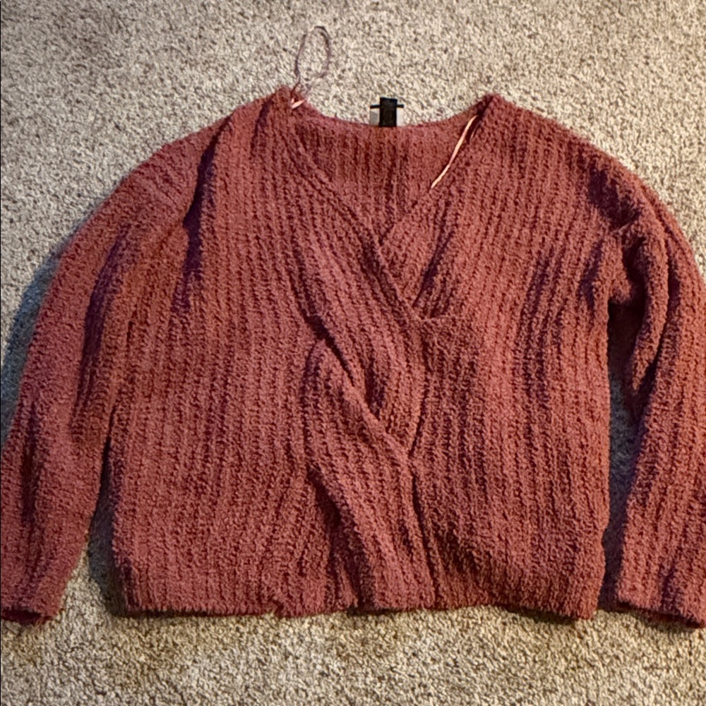 Daytrip Textured V-Neck Sweater in Rose